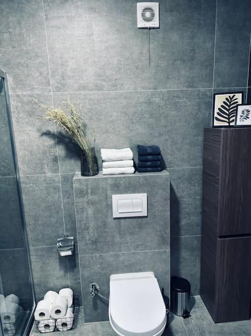 Priam Apartment Pristina Esterno foto
