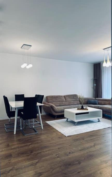 Priam Apartment Pristina Esterno foto
